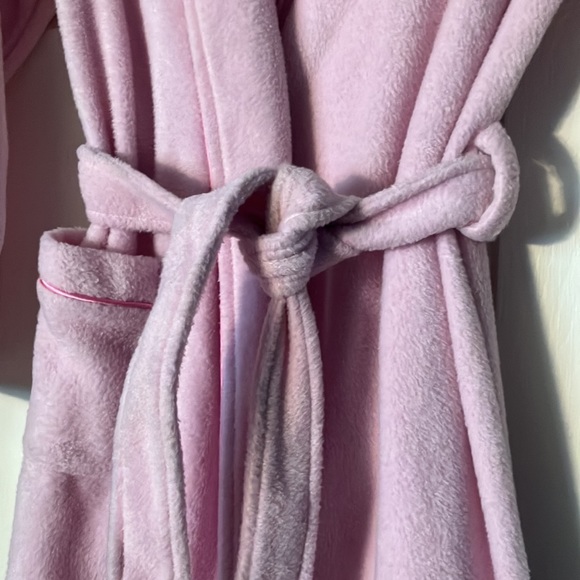 Gently Used Baby Pink Barbie Polyester Lounge Robe for Kids/Juniors - Picture 4 of 11